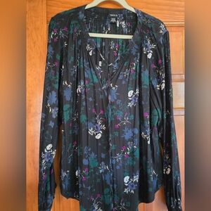 Womens Torrid 2 Black Floral Blouse Shirt EUC